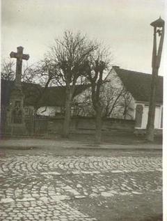 zvonička a křížek, 40.léta 20. století